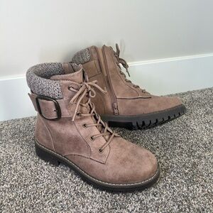 Cliffs by WHITE MOUNTAIN Taupe Ankle Boots with Knit Cuff, Like NEW!